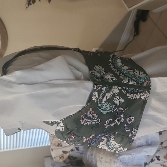 Top - Picture 7 of 9